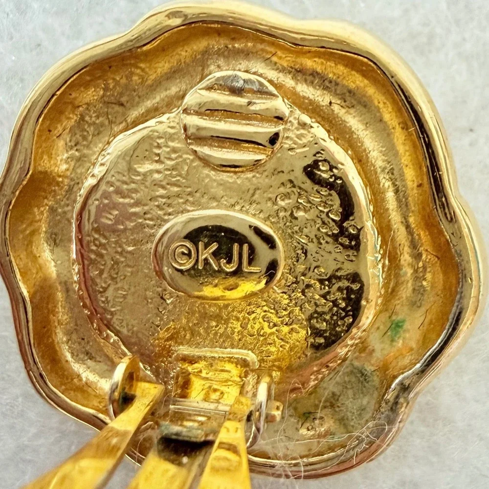 Kenneth Jay Lane KJL Clip Earrings Gold Tone Pearl Swirl Vintage‎ Chic